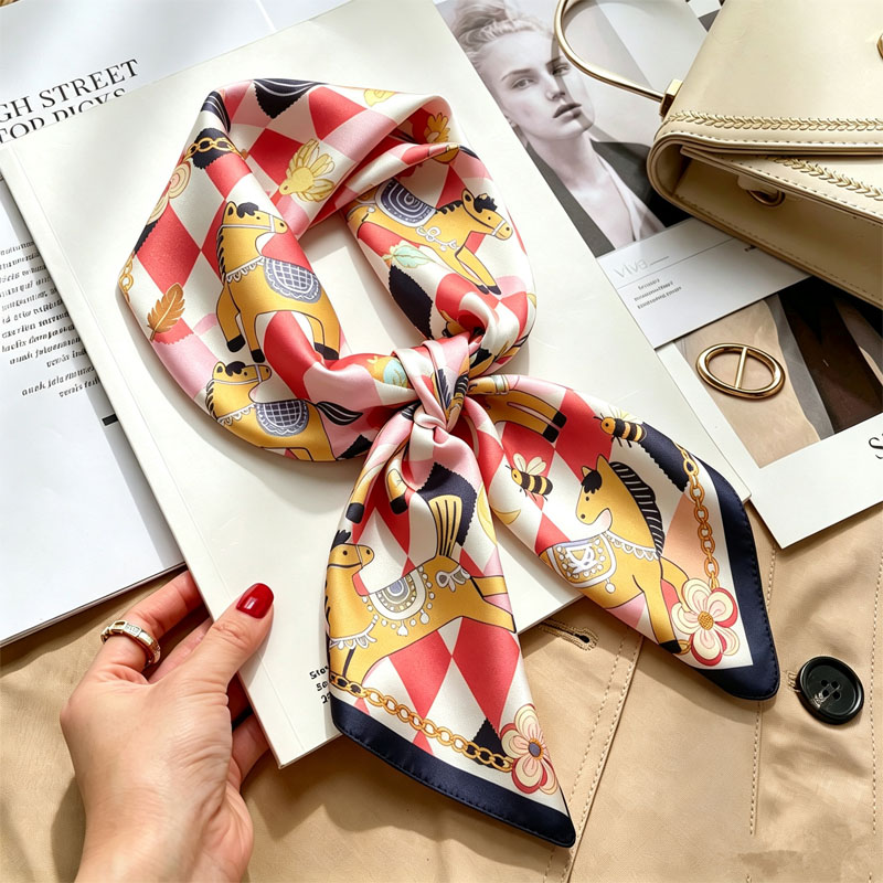Foulards en soie pour femmes 7 - Luxury Skincare Headband avis et prix