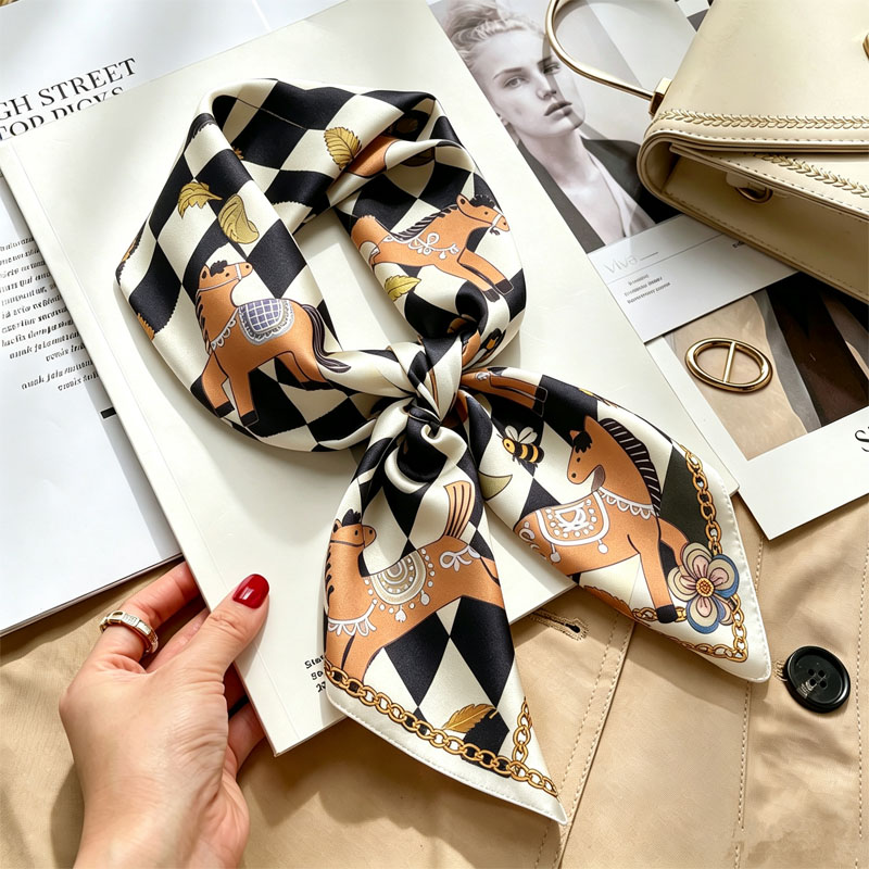 Foulards en soie pour femmes 7 - Luxury Skincare Headband avis et prix